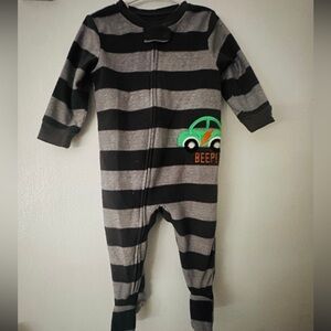 SOLD ON MERCARI OKIE DOKIE Gray and Black 12M Sleeper with Green Car Design